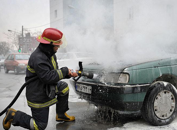 آتش سوزی دو خودرو کمتر از ۴۸ ساعت در سیرجان