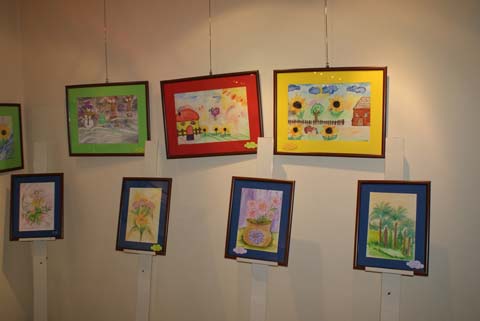 نمایشگاه نقاشی کودک سیرجانی گشایش یافت