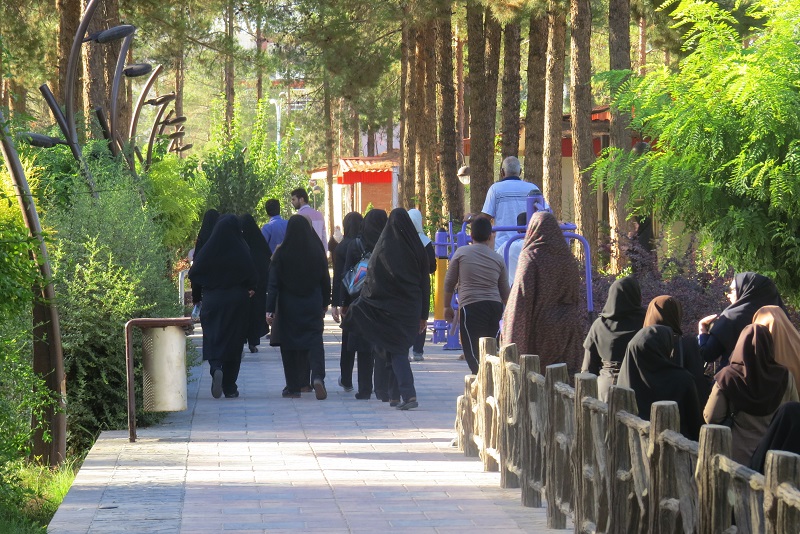 آب مکان های عمومی را چگونه سالم سازی می کنید؟