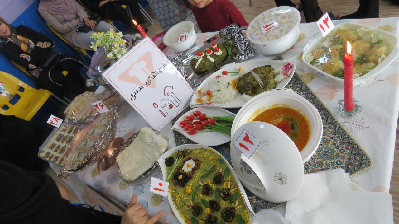جشنواره غذای سالم در سیرجان افتتاح شد