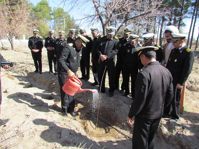 مراسم گرامیداشت روز درختکاری در آمادگاه ناوگان جنوب نیروی دریایی سیرجان برگزار شد/ تصاویر