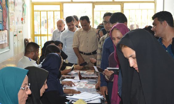 حماسه حضور مردم سیرجان در پای صندوق های رای/ تصاویر