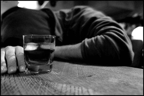 فوت ۳ نفر بر اثر مصرف مشروبات الکلی در سیرجان/۷۸ نفر در مراکز درمانی بستری شدند