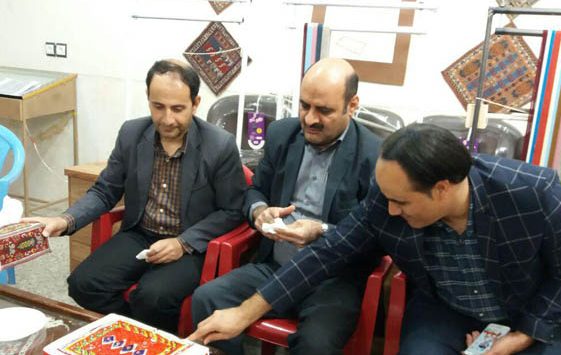 جشن گلیم در هنرستان زینب(س) سیرجان برگزار شد