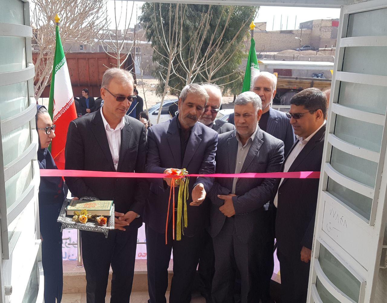 مراسم افتتاح درمانگاه و پایگاه بهداشتی حضرت علی اصغر(ع) آباده برگزار شد