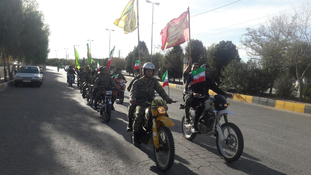 رژه موتوری بسیجیان در سیرجان برگزار شد/تصاویر