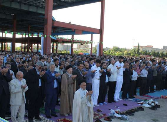 نماز عید سعید فطر در سیرجان اقامه شد