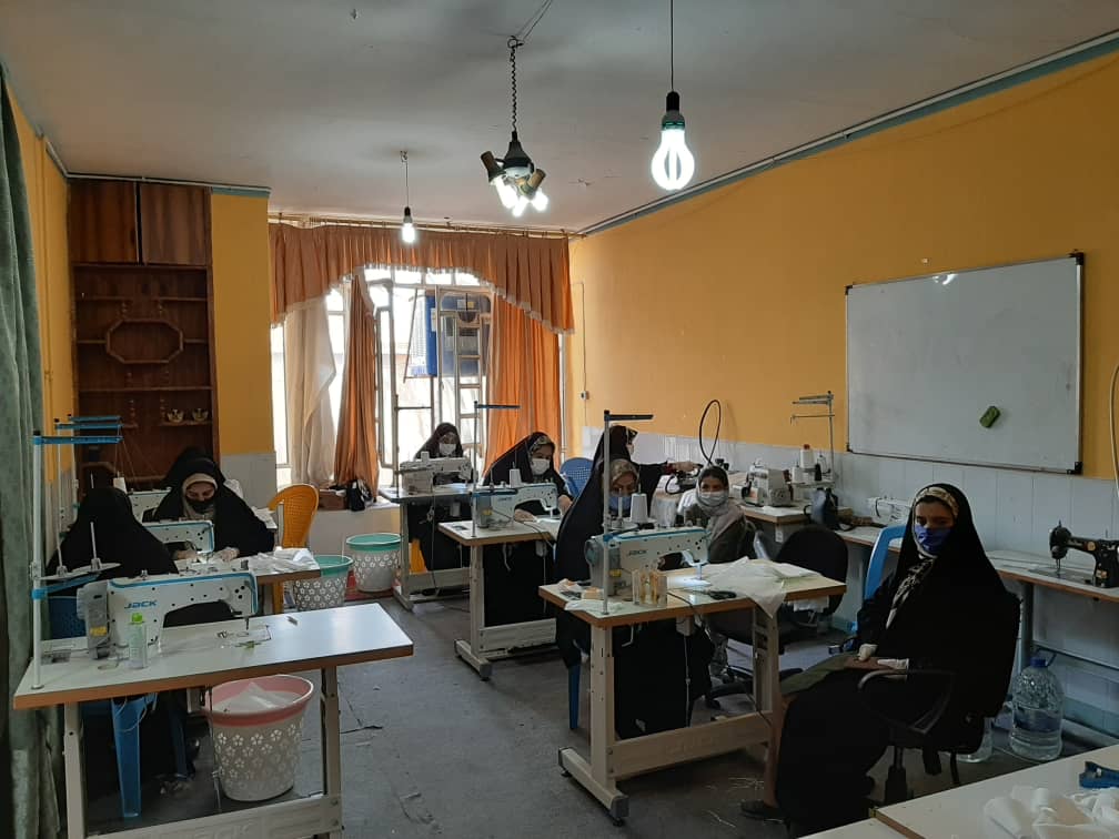 راه‌اندازی کارگاه تولید ماسک توسط قرارگاه جهادی بسیج دانشجویی سیرجان