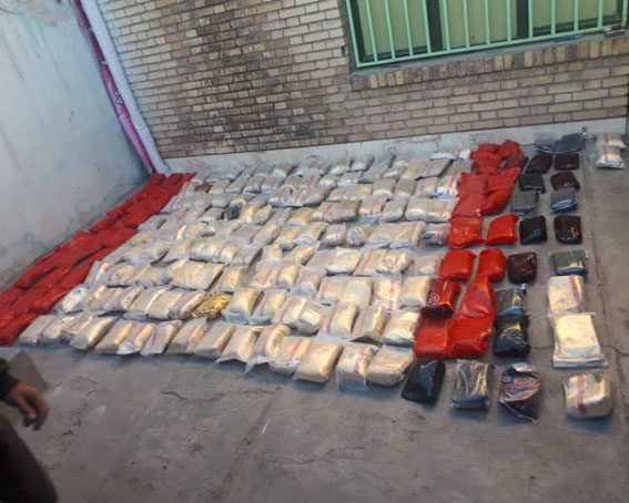 کشف بیش از ۶۴۴ کیلو گرم انواع مواد مخدر در شهرستان سیرجان+تصاویر