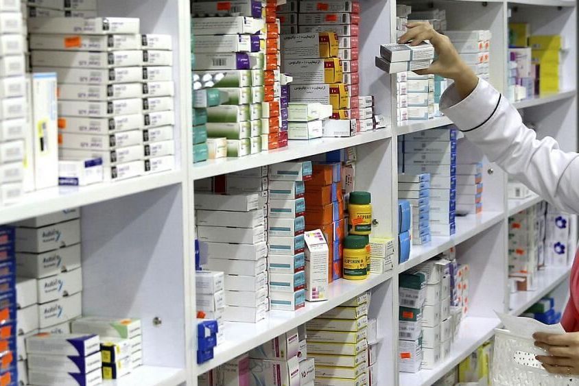 شهروندان گران‌فروشی داروخانه‌ها را گزارش دهند/ بدون نسخه پزشک برای تهیه دارو های کرونایی به داروخانه مراجعه نکنید