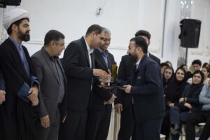 کارگران، فرماندهان خط مقدم تولید و اقتصاد هستند/ مجلس از مطالبات به‌حق کارگران حمایت می‌کند